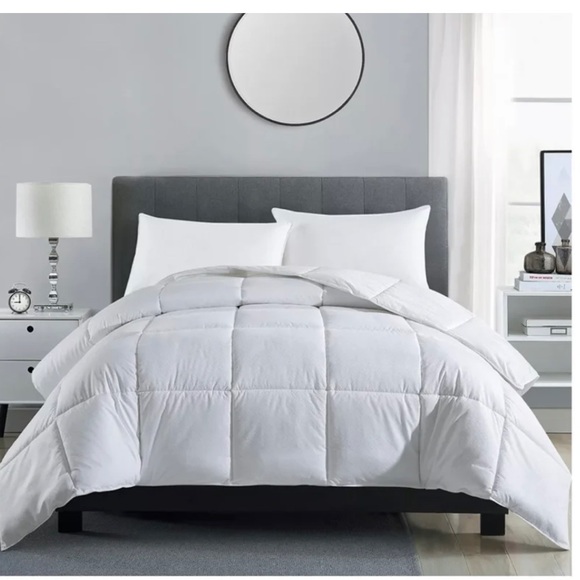 Hotel Collection Down altérnate comforter king - Picture 1 of 2